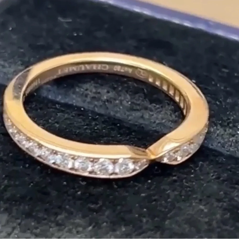TRIOMPHE DE CHAUMET WEDDING BAND
Rose gold, diamonds, 2.5 mm - Picture 3 of 8